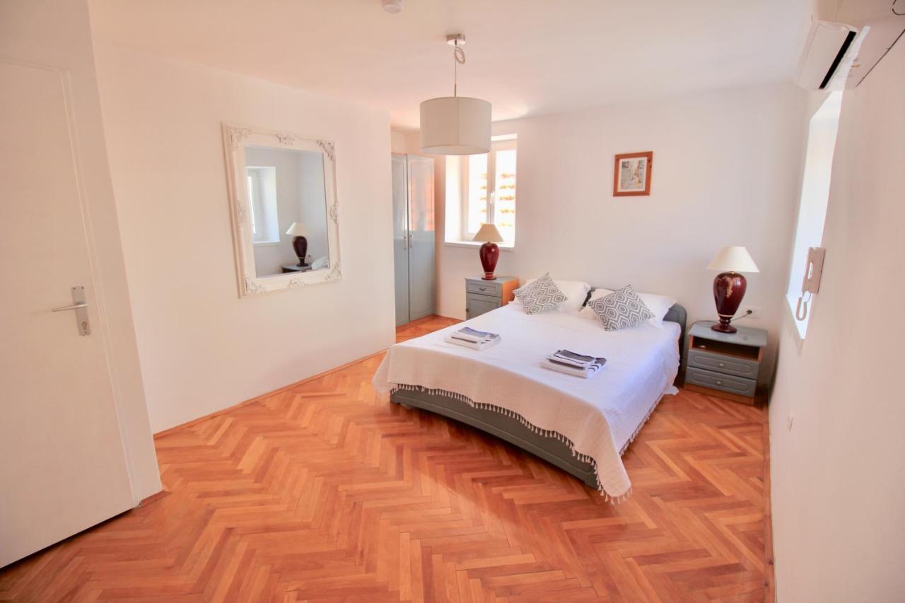 Villa Town House In The Centre Of Historic Trogir Exterior foto